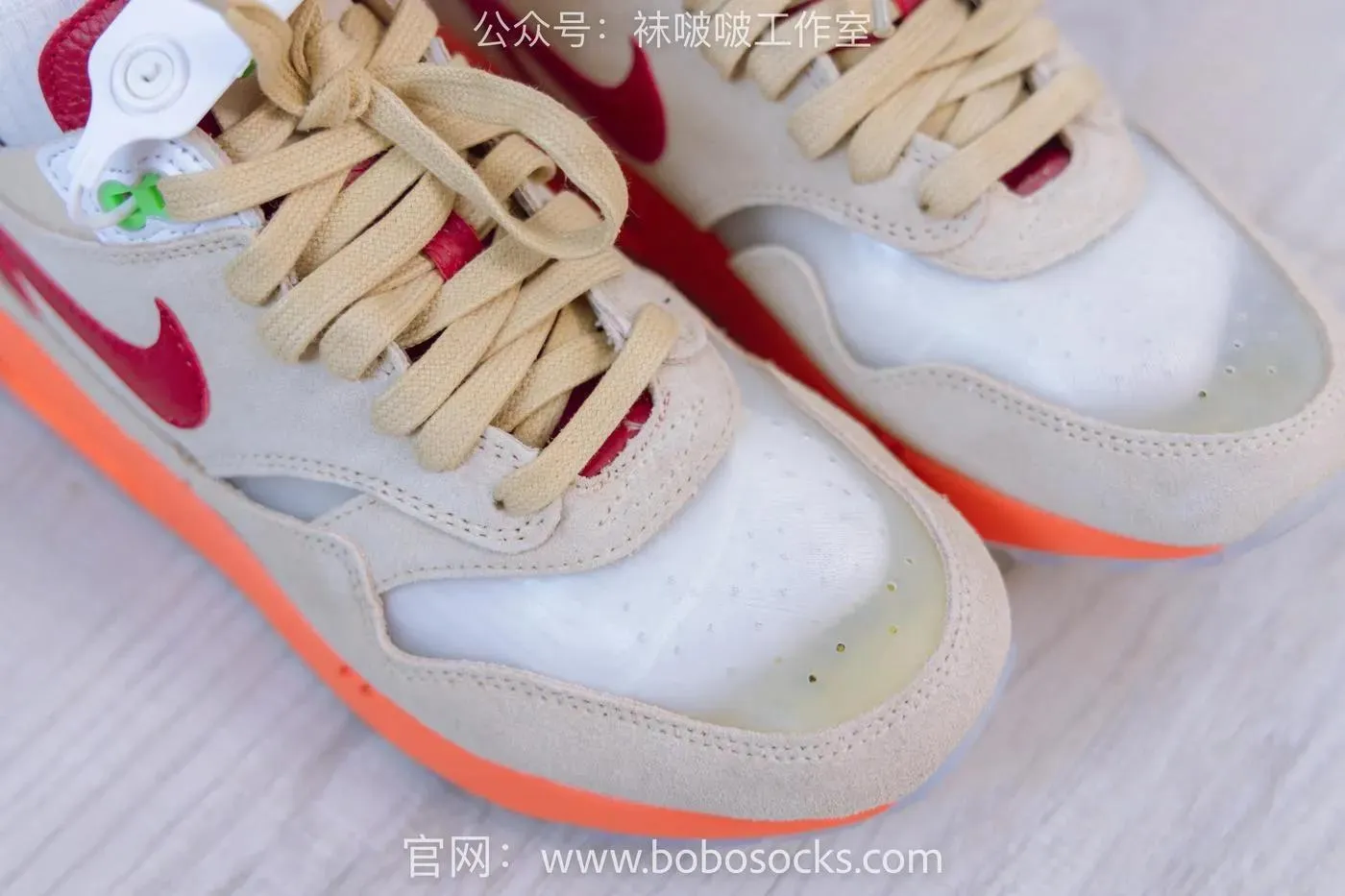 [BoBoSocks袜啵啵]NO.118 稚予-运动鞋、白棉袜、肉丝、踩小熊玩偶 [140P]插图3